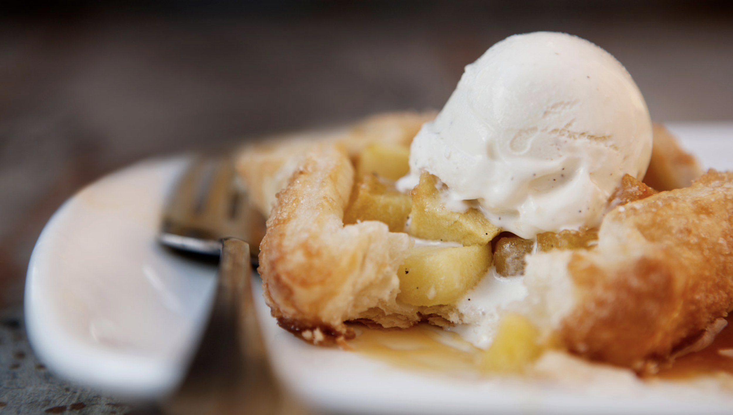 Cherry cobbler with vanilla ice cream